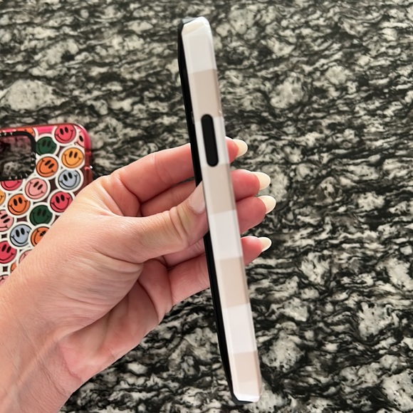 iPhone 12 Cases - Picture 5 of 8